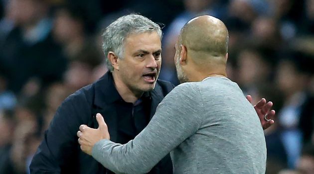 Mourinho y Guardiola charlan tras el partido Mourinho y Guardiola charlan tras el partido