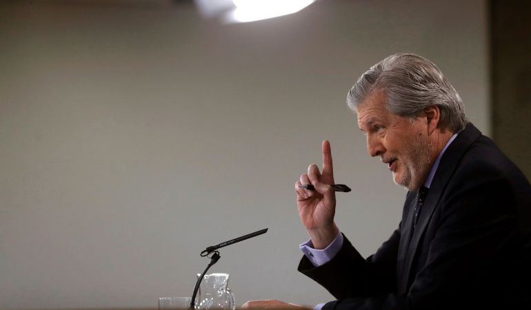 El ministro de Educación y portavoz del Gobierno, Iñigo Méndez de Vigo, durante una rueda de prensa. El ministro de Educación y portavoz del Gobierno, Iñigo Méndez de Vigo, durante una rueda de prensa.