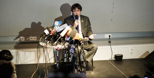Puigdemont atiende a los medios el pasado 7 de abril Puigdemont atiende a los medios el pasado 7 de abril