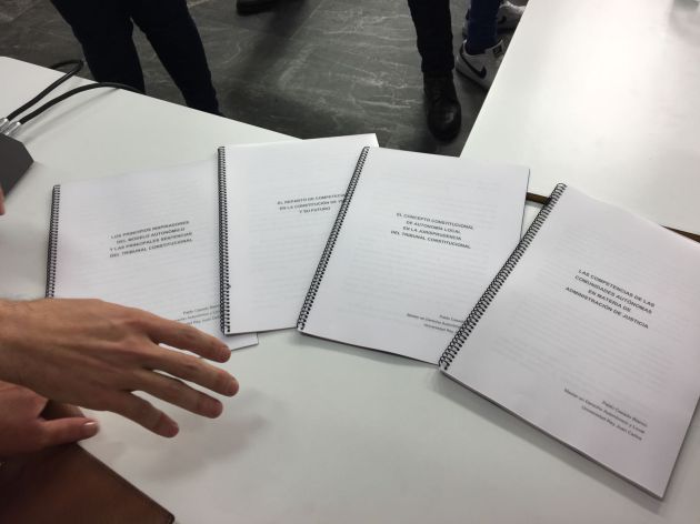 Los cuatro trabajos que Casado ha mostrado en su rueda de prensa. Los cuatro trabajos que Casado ha mostrado en su rueda de prensa.