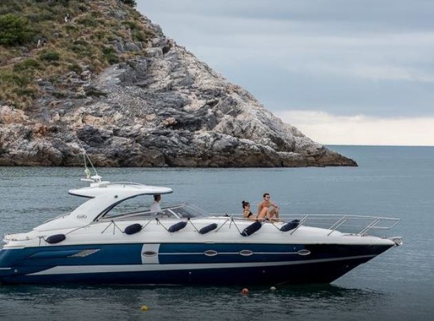 Excursión privada en yate de lujo por Terre y Portofino. Excursión privada en yate de lujo por Terre y Portofino.
