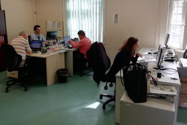 Trabajadores del Magyar Nemzet preparando el último número Trabajadores del Magyar Nemzet preparando el último número