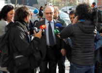 El juez mantiene la imputación contra Rato por fraude en el cobro de conferencias