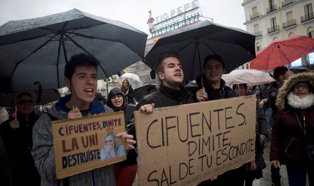 Alumnos de la URJC se manifiestan en Sol Alumnos de la URJC se manifiestan en Sol