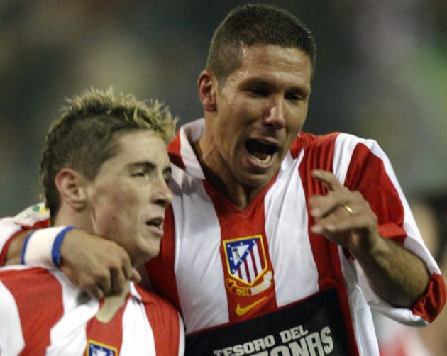 Fernando Torres y Simeone celebran un gol en enero de 2004 Fernando Torres y Simeone celebran un gol en enero de 2004