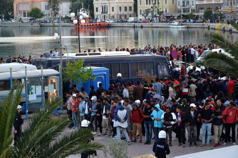 Refugiados y migrantes protestan en el centro de Lesbos por las condiciones en las que viven Refugiados y migrantes protestan en el centro de Lesbos por las condiciones en las que viven
