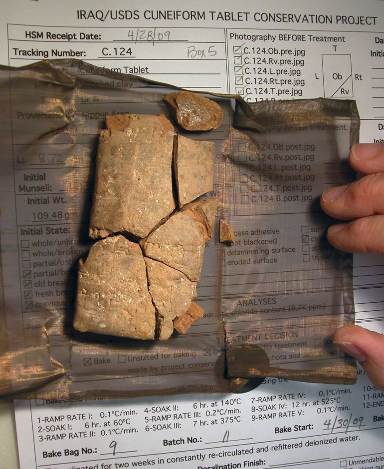 Estado de una de las tablillas cuneiformes tras su nueva cocción Estado de una de las tablillas cuneiformes tras su nueva cocción