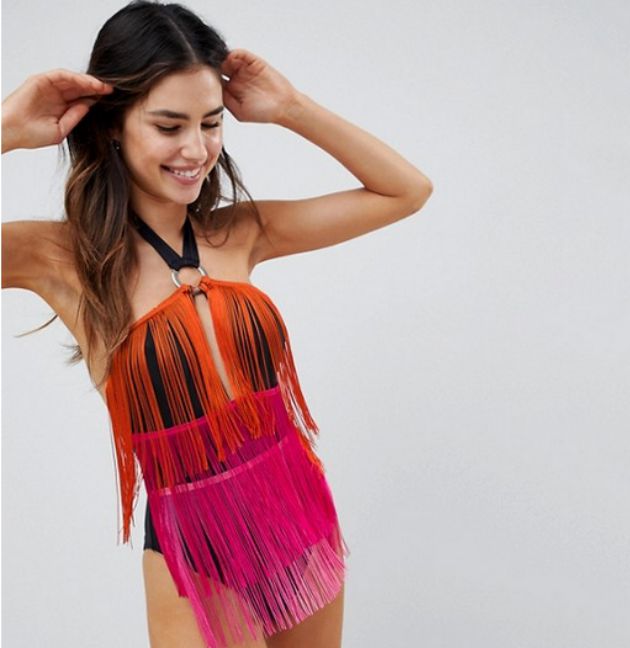 Bañador con diseño llamativo a capas y flecos Pop de ASOS DESIGN. Bañador con diseño llamativo a capas y flecos Pop de ASOS DESIGN.