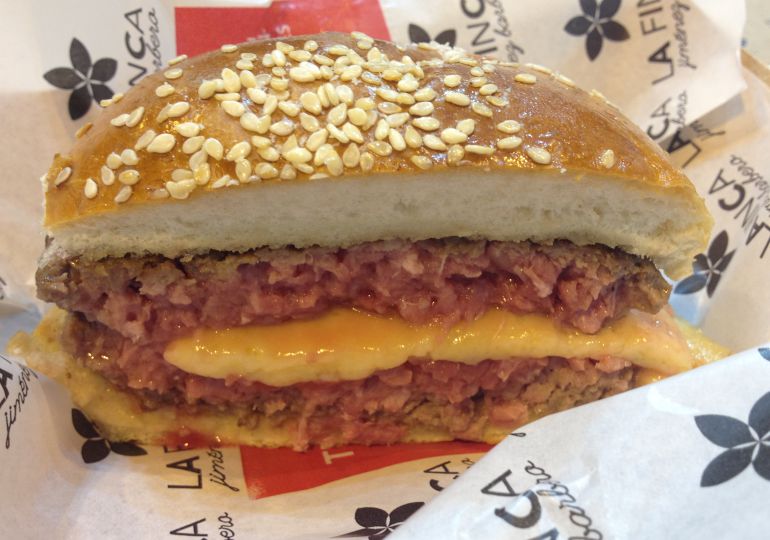 La hamburguesa de La Roja. La hamburguesa de La Roja.
