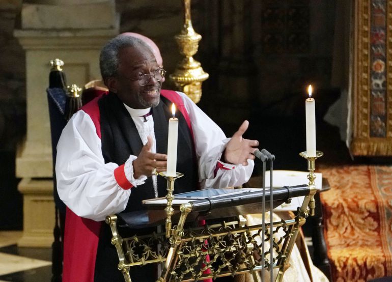 El obispo Michael Curry oficiando el sermón en la boda real entre el príncipe Enrique y Meghan Markle. El obispo Michael Curry oficiando el sermón en la boda real entre el príncipe Enrique y Meghan Markle.