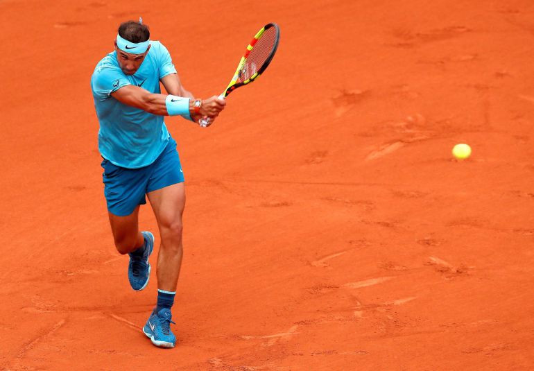Nadal devuelve una bola a Bolelli Nadal devuelve una bola a Bolelli