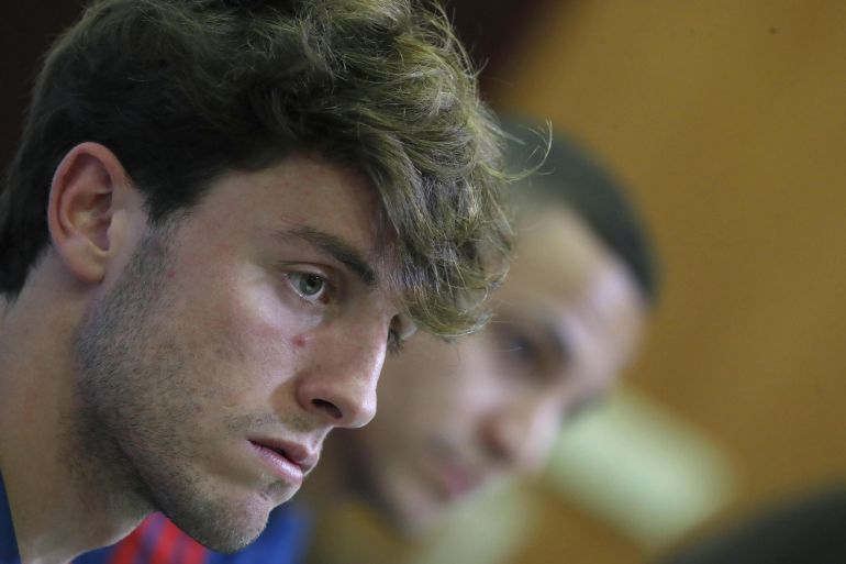 El defensa de la Selección española, Álvaro Odriozola, en rueda de prensa, tras el entrenamiento de la Selección Española en la Ciudad del Fútbol de las Rozas. El defensa de la Selección española, Álvaro Odriozola, en rueda de prensa, tras el entrenamiento de la Selección Española en la Ciudad del Fútbol de las Rozas.