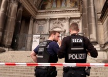 Un policía y un sospechoso heridos tras un tiroteo en la Catedral de Berlín