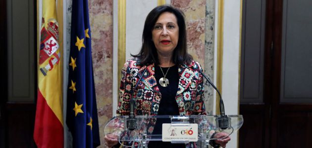 La portavoz del PSOE en el Congreso Margarita Robles, en rueda de prensa en el Escritorio en la primera jornada de la moción de censura. La portavoz del PSOE en el Congreso Margarita Robles, en rueda de prensa en el Escritorio en la primera jornada de la moción de censura.