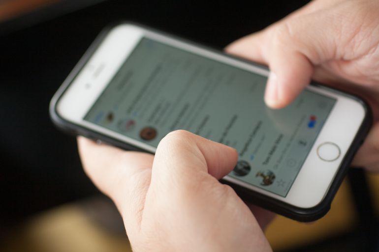 El Parlamento francés prohíbe los teléfonos móviles en las escuelas e institutos El Parlamento francés prohíbe los teléfonos móviles en las escuelas e institutos