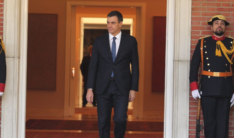 Pedro Sánchez se estrena como presidente recibiendo a su homólogo ucraniano Pedro Sánchez se estrena como presidente recibiendo a su homólogo ucraniano
