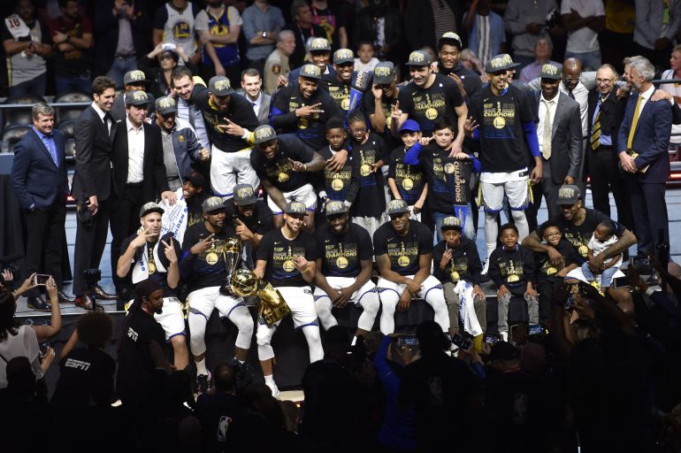 Los Warriors celebran el título Los Warriors celebran el título
