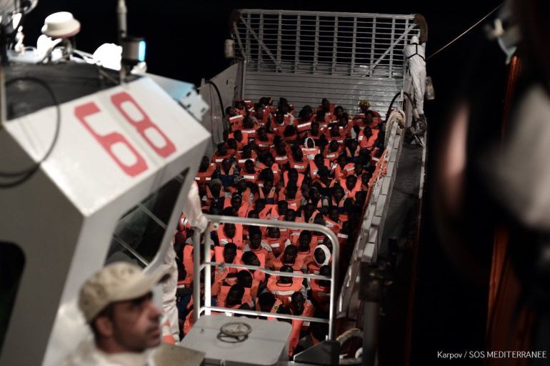 Más de 600 inmigrantes rescatados en un macro operativo nocturno en el Mediterráneo Central por el 'Aquarius'. Más de 600 inmigrantes rescatados en un macro operativo nocturno en el Mediterráneo Central por el 'Aquarius'.