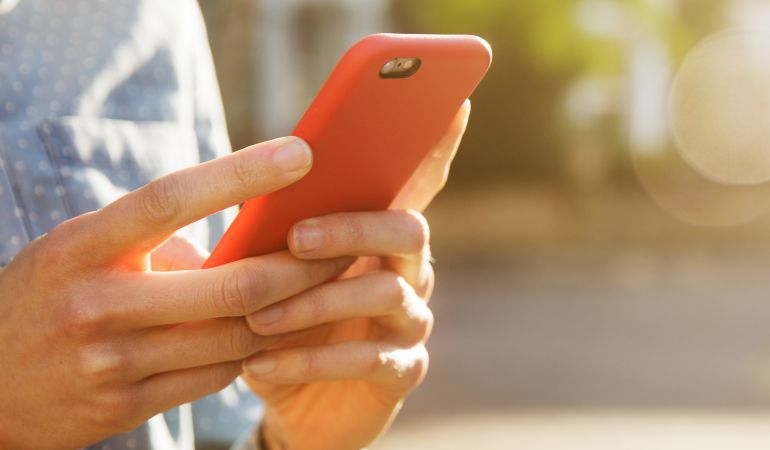 Aplicaciones a evitar en el teléfono móvil de un adolescente. Aplicaciones a evitar en el teléfono móvil de un adolescente.
