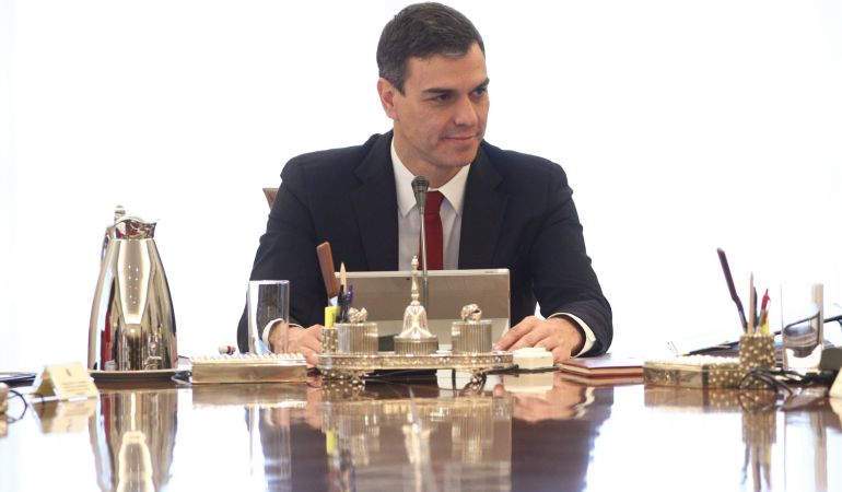 Pedro Sánchez preside su primer Consejo de Ministros Pedro Sánchez preside su primer Consejo de Ministros