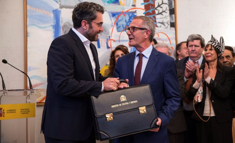 El ministro de cultura y Deporte, José Guirao durante el traspaso de carteras con el ministro saliente Máxim Huerta en el ministerio de Cultura y Deporte en Madrid. El ministro de cultura y Deporte, José Guirao durante el traspaso de carteras con el ministro saliente Máxim Huerta en el ministerio de Cultura y Deporte en Madrid.