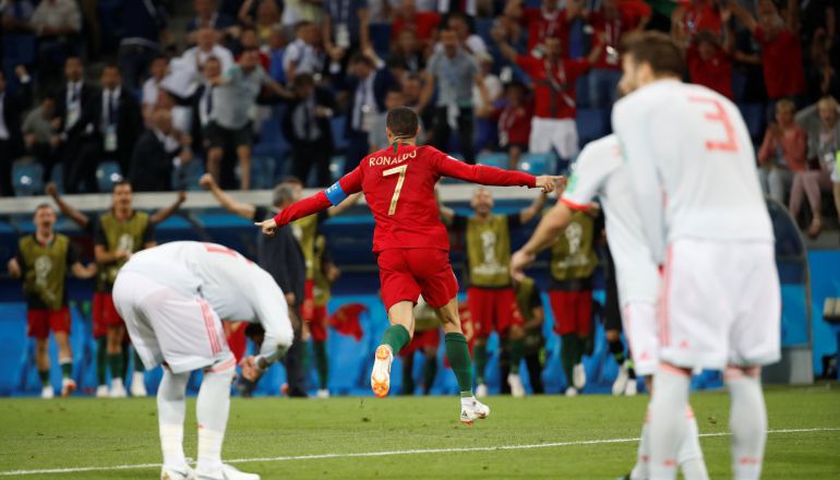 Cristiano Ronaldo celebra uno de sus goles ante España Cristiano Ronaldo celebra uno de sus goles ante España
