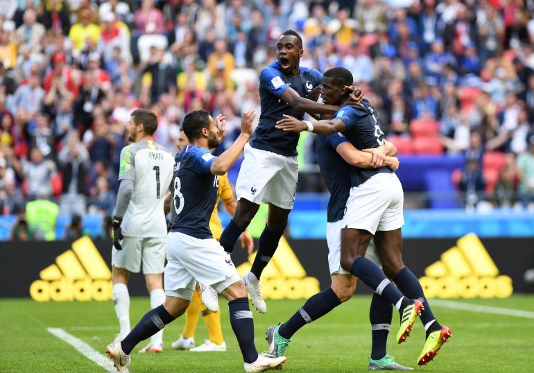 Los jugadores franceses celebran el gol de Pogba. Los jugadores franceses celebran el gol de Pogba.