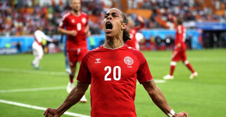 Yussuf Poulsen celebra el único gol del partido Yussuf Poulsen celebra el único gol del partido