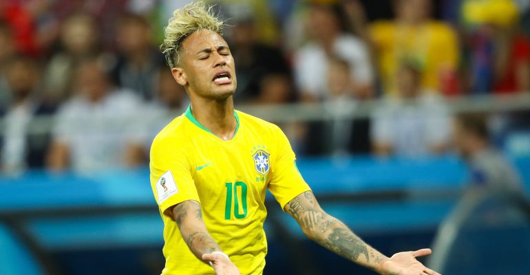 Neymar, desesperado durante el partido Neymar, desesperado durante el partido