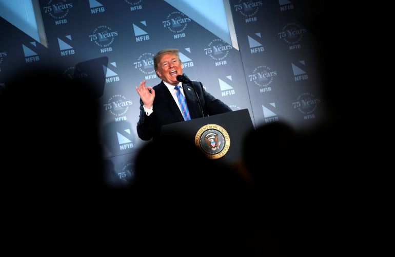 Trump defiende su política migratoria: "Para procesar a los padres tienes que quitarles a los niños" Trump defiende su política migratoria: "Para procesar a los padres tienes que quitarles a los niños"