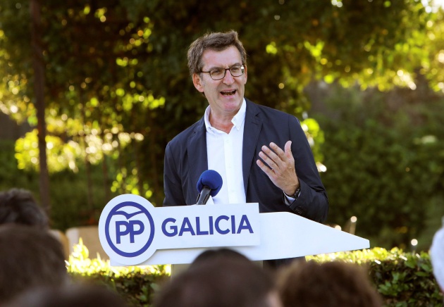 Alberto Núñez-Feijóo durante su comparecencia de esta tarde para anunciar su intención de quedarse en Galicia Alberto Núñez-Feijóo durante su comparecencia de esta tarde para anunciar su intención de quedarse en Galicia