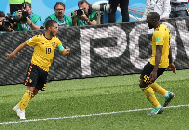 Lukaku y Hazard celebran uno de los goles del partido Lukaku y Hazard celebran uno de los goles del partido
