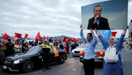 Ciudadanos de Turquía celebran la victoria de Erdogan