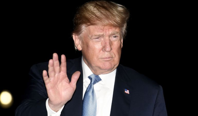 Donald Trump saluda a la prensa norteamericana Donald Trump saluda a la prensa norteamericana