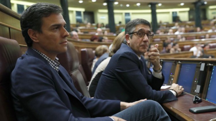 Pedro Sánchez y Patxi López en el Congreso, en una fotografía de archivo