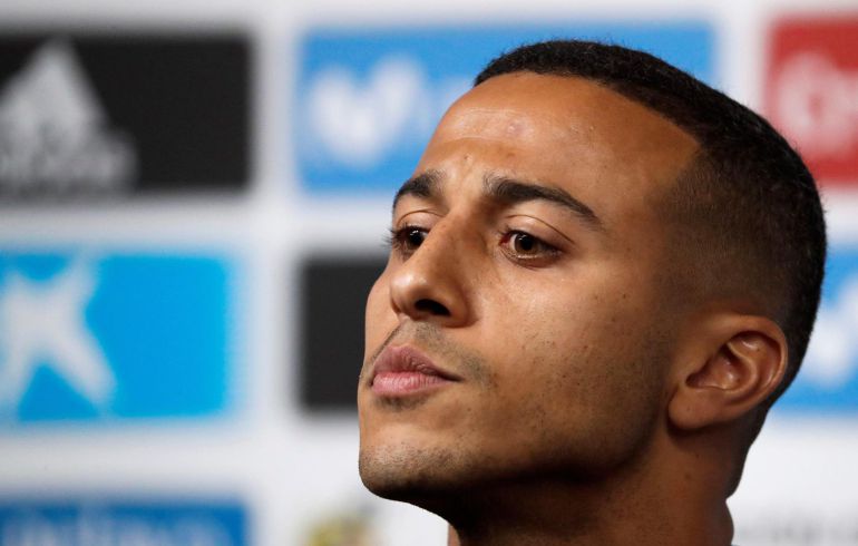 Thiago, durante la rueda de prensa Thiago, durante la rueda de prensa