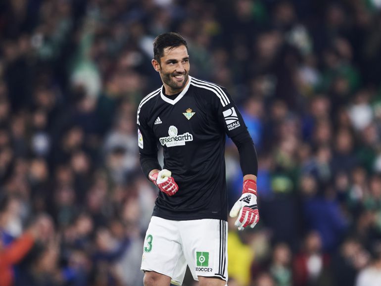 Adán, durante un partido con el Betis Adán, durante un partido con el Betis