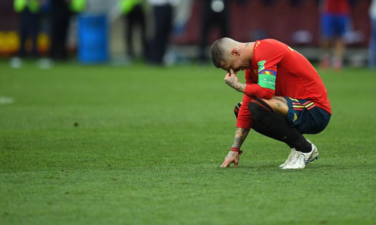 Sergio Ramos se lamenta tras la eliminación de España en Rusia Sergio Ramos se lamenta tras la eliminación de España en Rusia