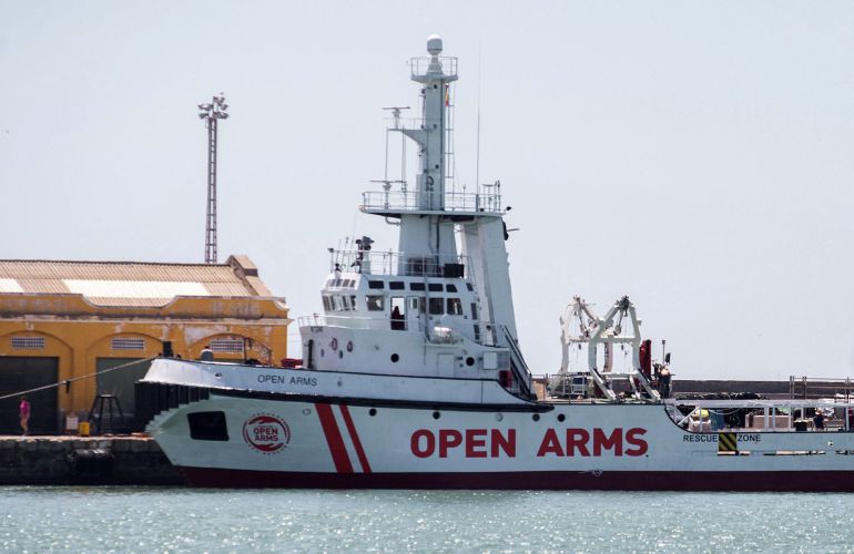 Fotografía del buque de rescate humanitario Proactiva Open Arms. Fotografía del buque de rescate humanitario Proactiva Open Arms.