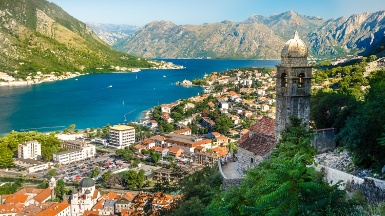 Un viaje a Montenegro digno de 'La viuda alegre'
