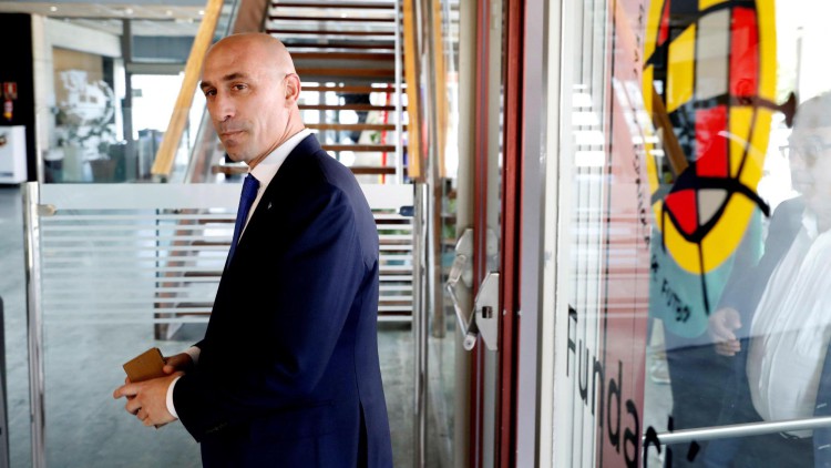 Rubiales anuncia una doble rueda de prensa para este lunes