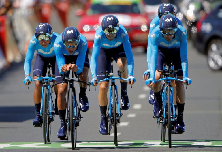 El equipo Movistar llega a meta en la cronometrada por equipos. El equipo Movistar llega a meta en la cronometrada por equipos.