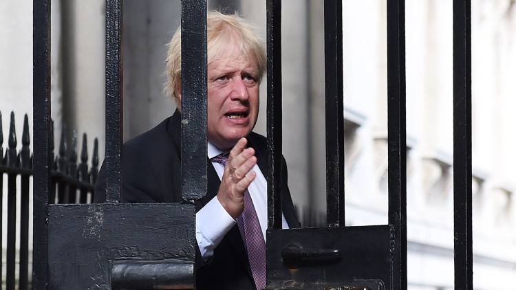 Dimite el ministro de Exteriores británico, Boris Johnson, agravando la crisis del gobierno de Theresa May