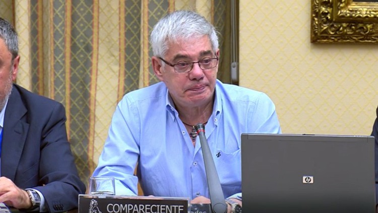 El maquinista de Angrois se derrumba al reconstruir un accidente anunciado