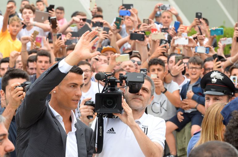 Cristiano Ronaldo en su llegada a la presentación con la Juventus Cristiano Ronaldo en su llegada a la presentación con la Juventus