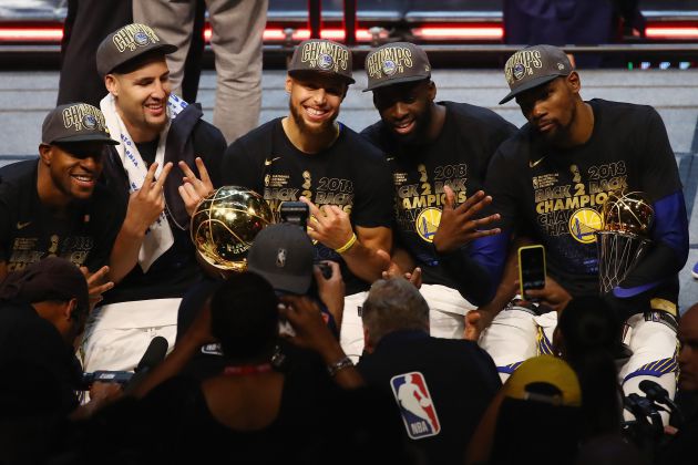 10. Golden State Warriors con un valor de 3,1 mil millónes de dólares 10. Golden State Warriors con un valor de 3,1 mil millónes de dólares