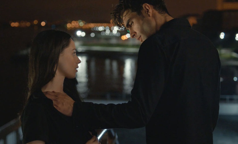 Elena Rivera y Jon Kortajarena en 'La verdad' Elena Rivera y Jon Kortajarena en 'La verdad'