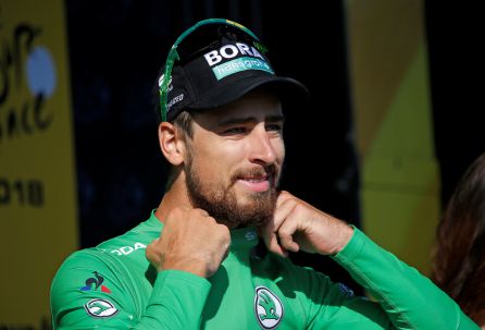 Sagan se ajusta el maillot de la regularidad del Tour, que ha vestido más que nadie en la historia Sagan se ajusta el maillot de la regularidad del Tour, que ha vestido más que nadie en la historia