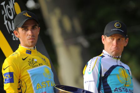 Contador como ganador del tour 2009, con Armstrong, tercero, al lado Contador como ganador del tour 2009, con Armstrong, tercero, al lado