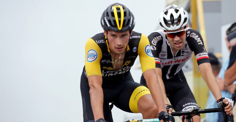 Tom Dumoulin trata de seguir a Primoz Roglic Tom Dumoulin trata de seguir a Primoz Roglic